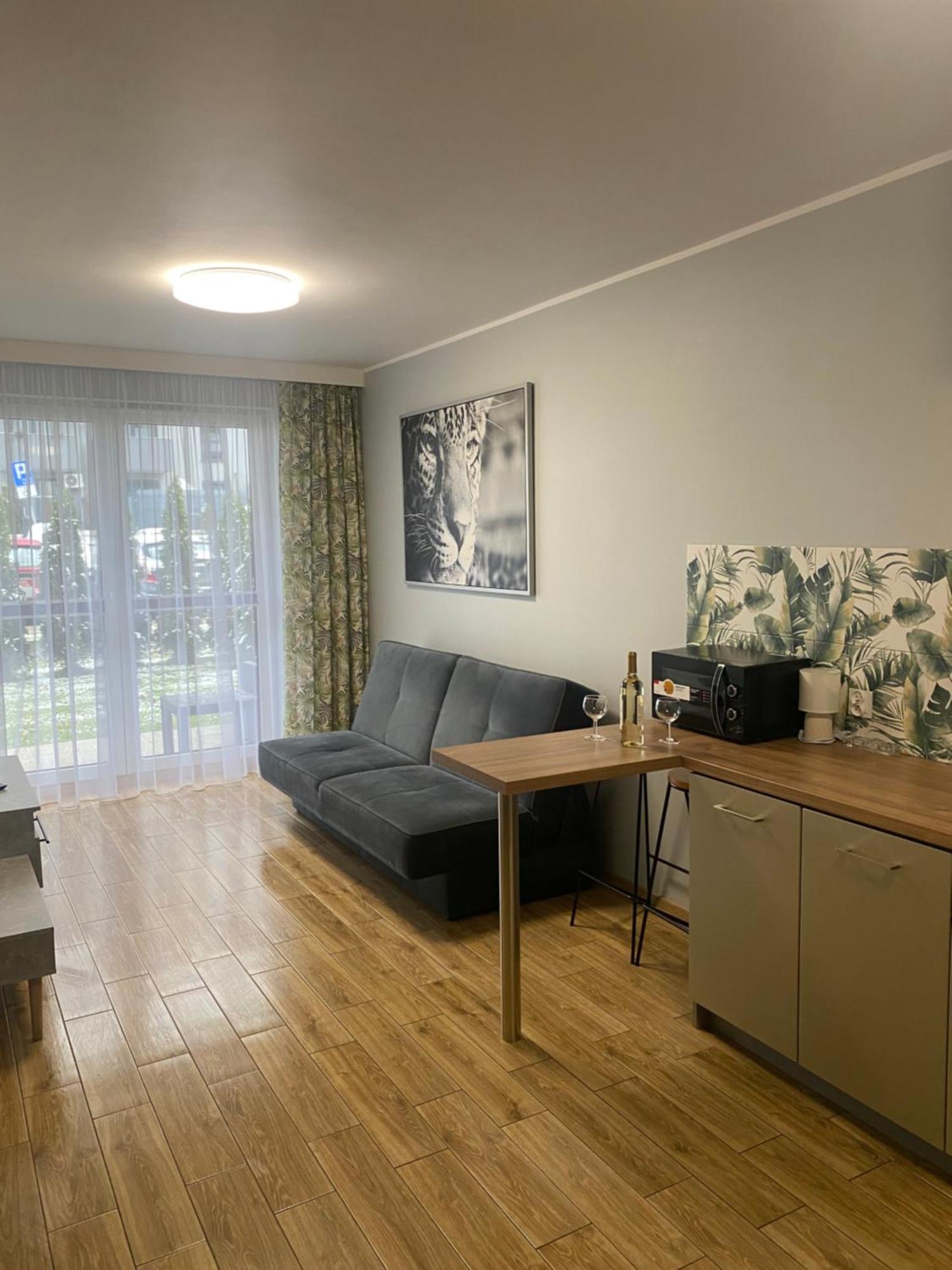 2 Tyskie Apartamenty Z Ogrodkiem Tychy Exterior photo