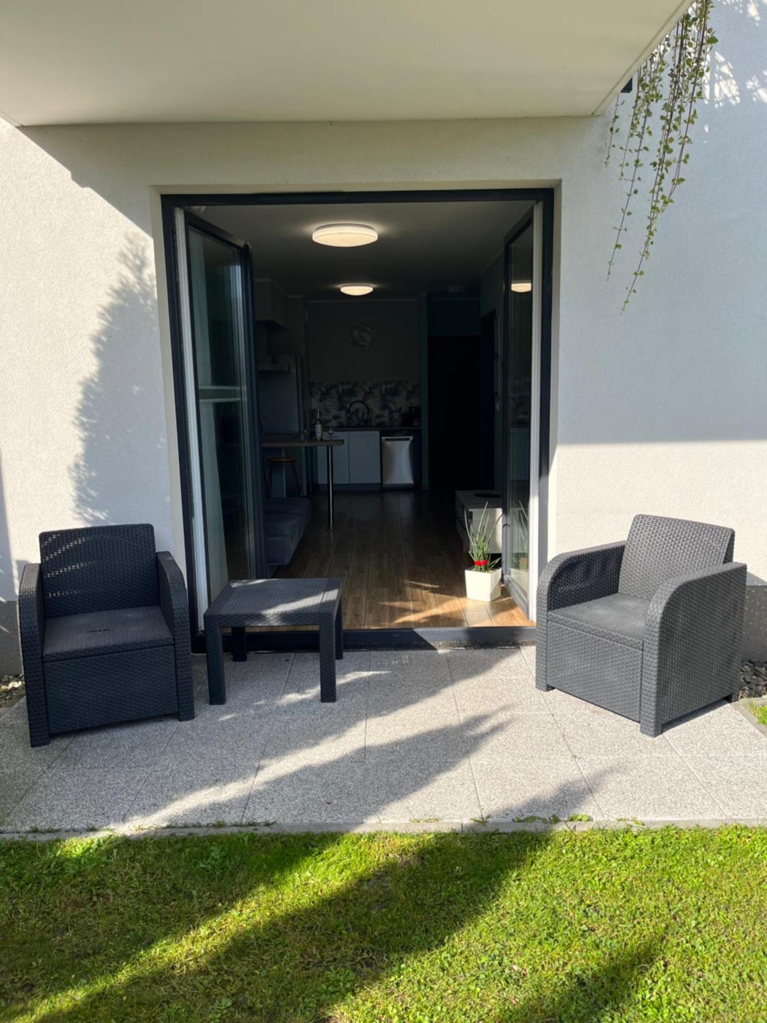2 Tyskie Apartamenty Z Ogrodkiem Tychy Exterior photo
